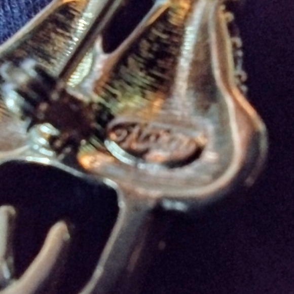 Cat brooches by 3 designers - Picture 7 of 11